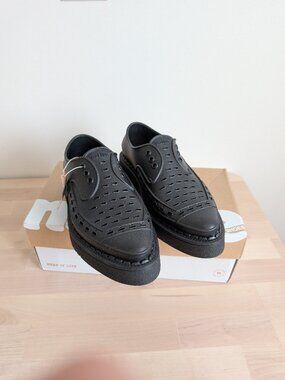 Native x george cox Diano Jiffy black 22.5cm New With Tag & Box